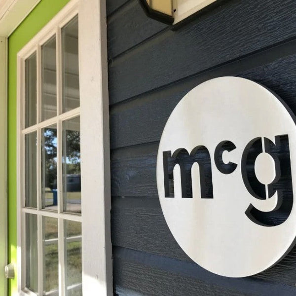 Best Modern Plaques to Personalize Your Space