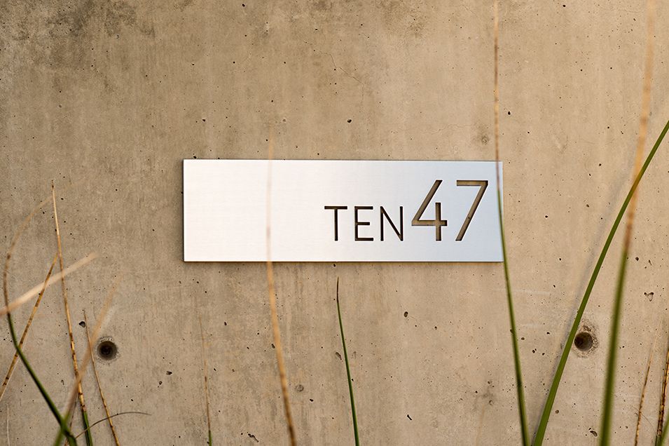 Custom Made Address Signs, Personalized Plaques, and Numbers